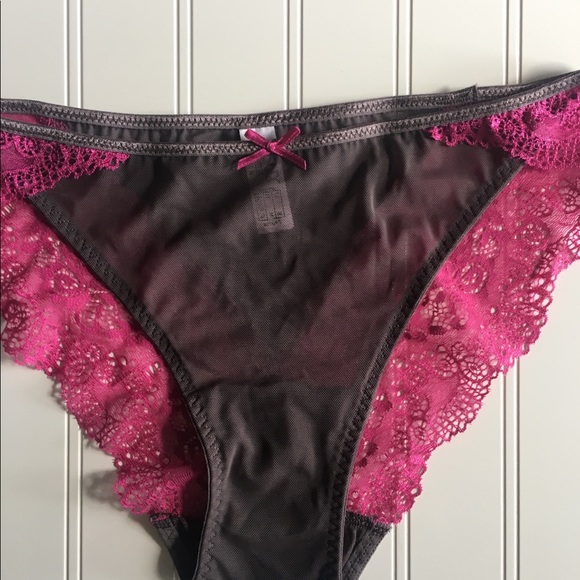 DKNY Bra and Panty Set 32D - Picture 4 of 5